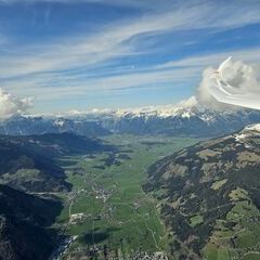 Flugwegposition um 15:00:59: Aufgenommen in der Nähe von Gemeinde Zell am See, 5700 Zell am See, Österreich in 2495 Meter